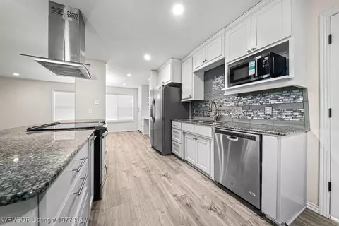 Kitchen - 3410 S 33rd Cir, Fort Smith, AR 72903 photo 2 of 6