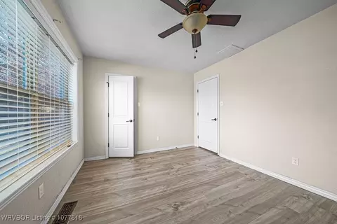 Bedroom - 3410 S 33rd Cir, Fort Smith, AR 72903 photo 5 of 7
