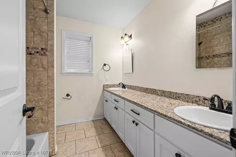 Bath - 3410 S 33rd Cir, Fort Smith, AR 72903 photo 2 of 5