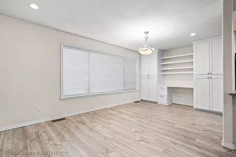 Living - 3410 S 33rd Cir, Fort Smith, AR 72903 photo 6 of 6