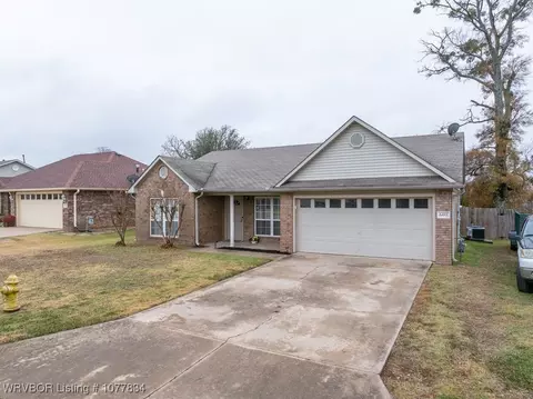 608 S 38th St, Van Buren, AR 72956