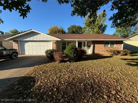 1906 Emma Ave, Springdale, AR 72762