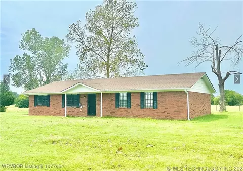 906 SW 7th Rd, Stigler, OK 74462