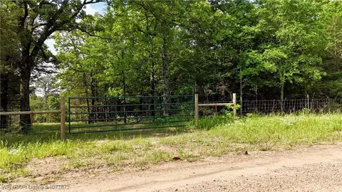 5565 Case Rd, Charleston, AR 72933