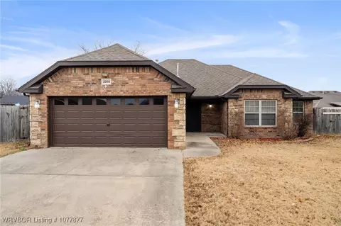 2203 Kelly Lynn Pl, Fayetteville, AR 72701