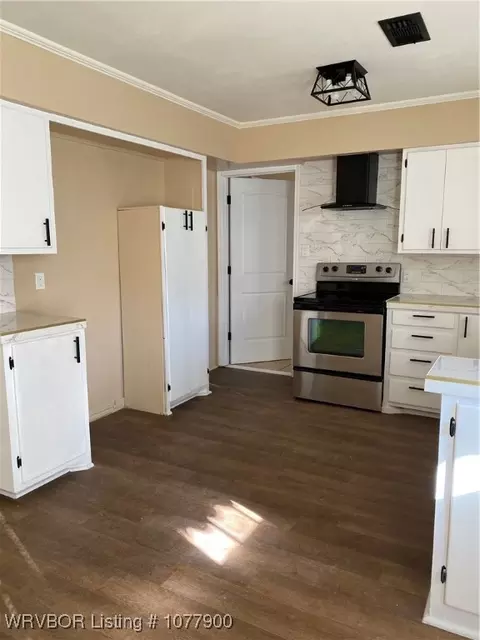 Kitchen - 5220 Wilson Rd, Fort Smith, AR 72904 photo 2 of 2