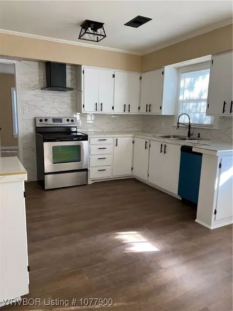Kitchen - 5220 Wilson Rd, Fort Smith, AR 72904 photo 1 of 2