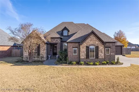 404 Crescent Dr, Fort Smith, AR 72916