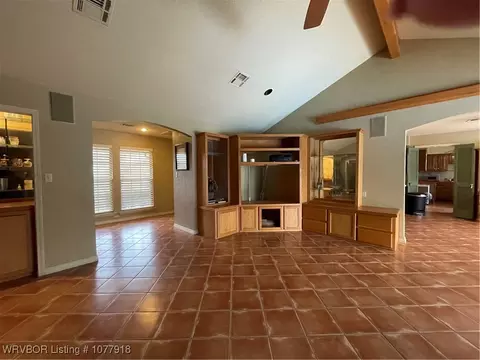 Living - 3100 Royal Scots Way, Fort Smith, AR 72908 photo 4 of 5