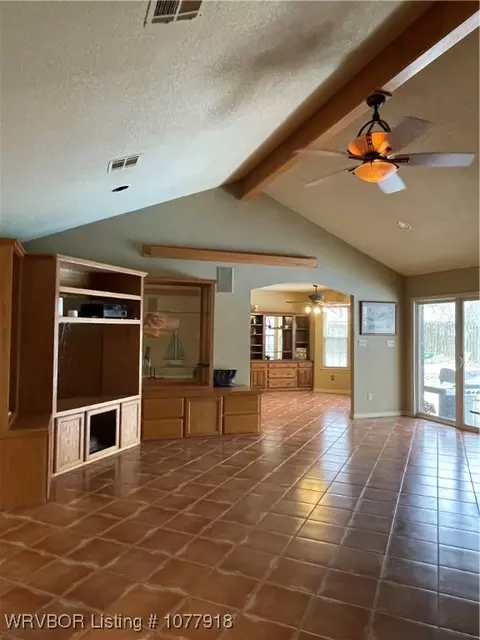 Living - 3100 Royal Scots Way, Fort Smith, AR 72908 photo 2 of 5