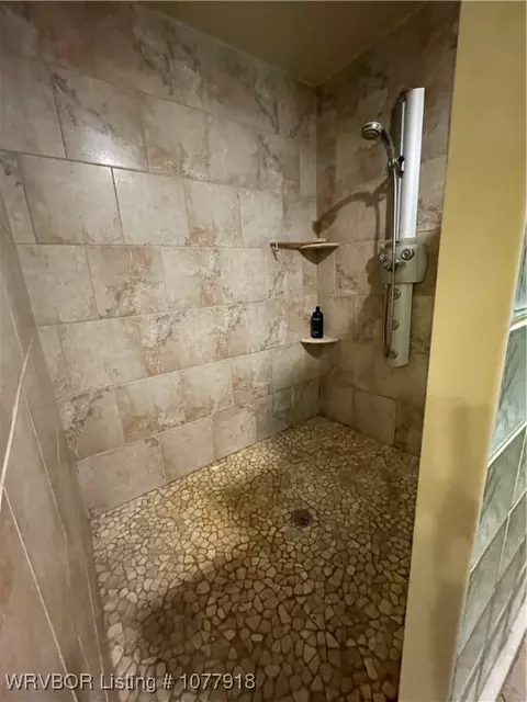 Bath - 3100 Royal Scots Way, Fort Smith, AR 72908 photo 4 of 6