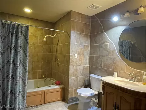 Bath - 3100 Royal Scots Way, Fort Smith, AR 72908 photo 6 of 6