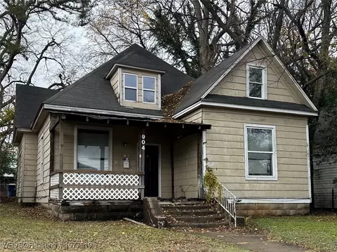 904 S 22nd St, Fort Smith, AR 72901