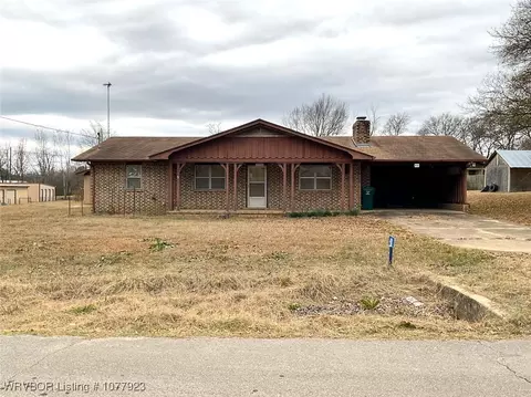 48 W Yokum St, Booneville, AR 72927