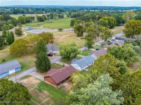 View/Area - 201 W Houston St, Lavaca, AR 72941 photo 2 of 2