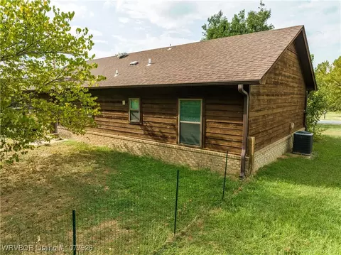 Exterior - 201 W Houston St, Lavaca, AR 72941 photo 3 of 7