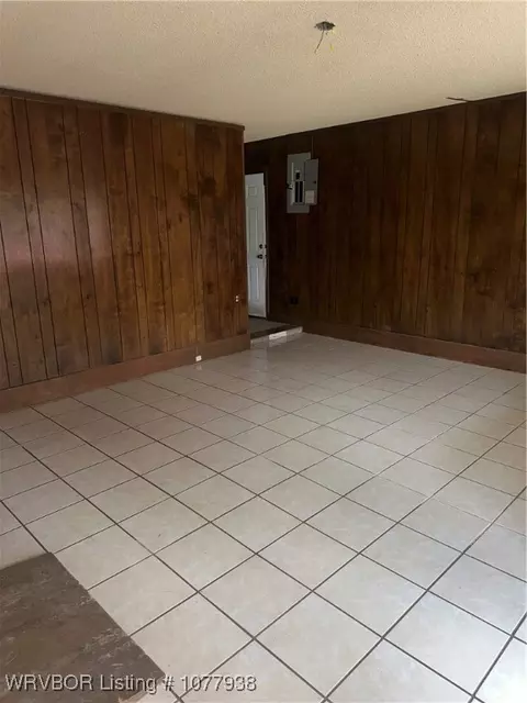 Living - 17785 175th Ave, Spiro, OK 74959 photo 2 of 8