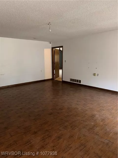 Living - 17785 175th Ave, Spiro, OK 74959 photo 5 of 8