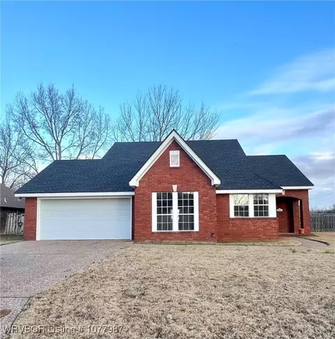 608 Meadow Brk, Alma, AR 72921