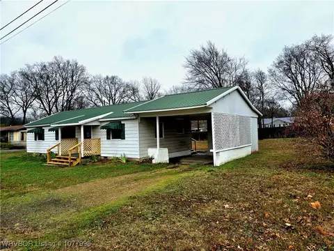 Exterior - 903 Main St, Paris, AR 72855 photo 3 of 5