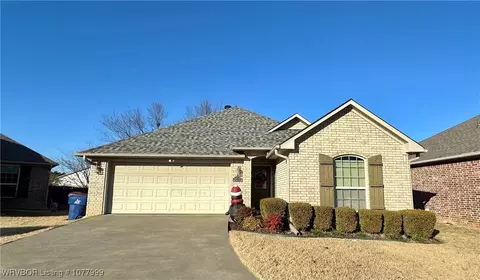2607 Dyllan Ct, Fort Smith, AR 72908