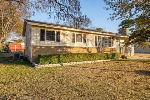 Exterior - 5115 S 33rd St, Fort Smith, AR 72903 photo 2 of 6