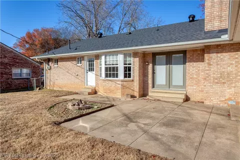 Exterior - 2820 Dallas Dr, Fort Smith, AR 72901 photo 5 of 11