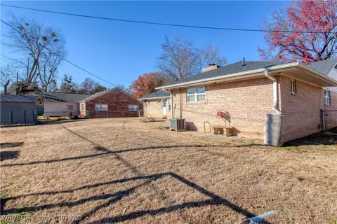 Exterior - 2820 Dallas Dr, Fort Smith, AR 72901 photo 8 of 11