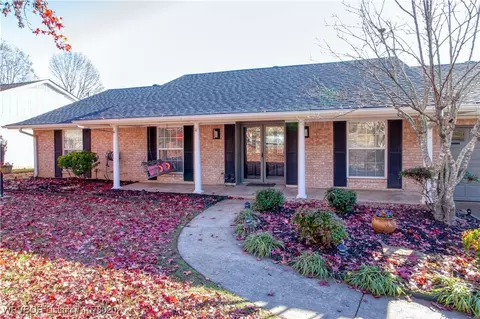 Exterior - 2820 Dallas Dr, Fort Smith, AR 72901 photo 3 of 11