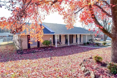 2820 Dallas Dr, Fort Smith, AR 72901