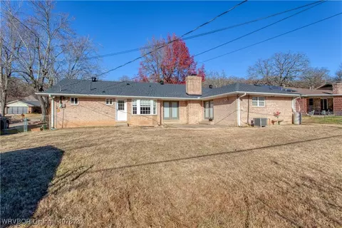 Exterior - 2820 Dallas Dr, Fort Smith, AR 72901 photo 9 of 11