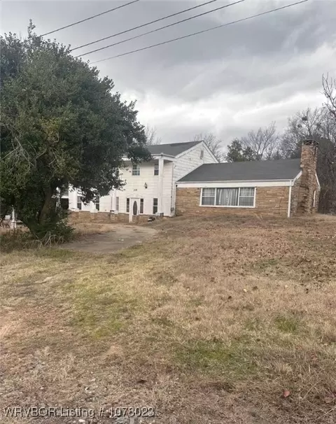 308 E Main St, Hartford, AR 72938 photo 2