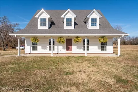 471097 E 1092 Rd, Muldrow, OK 74948