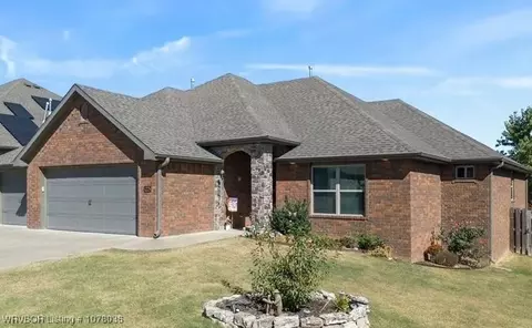 1225 Bradley St, Centerton, AR 72719