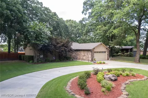 3237 Edinburgh Dr, Fort Smith, AR 72908 photo 4