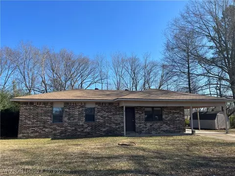 1204 Brewer Ln, Lavaca, AR 72941