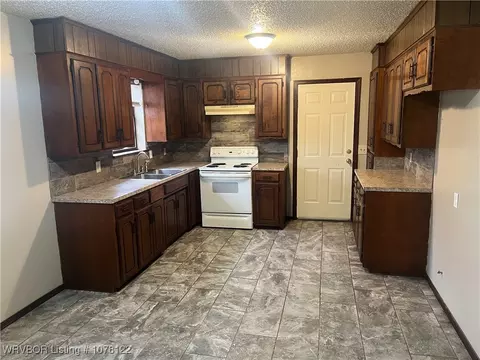 1204 Brewer Ln, Lavaca, AR 72941 photo 2