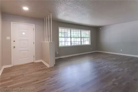 923 S 67th Ln, Fort Smith, AR 72903 photo 4