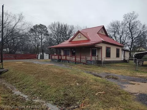 121 E Main St, Hartford, AR 72938