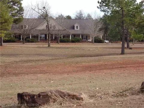 3046 Smith Crk, Ozark, AR 72949
