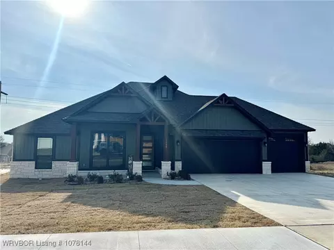 1114 Brianne Dr, Van Buren, AR 72956