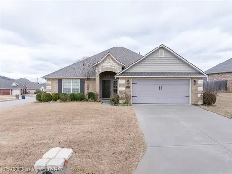 12101 Lynwood Dr, Fort Smith, AR 72916