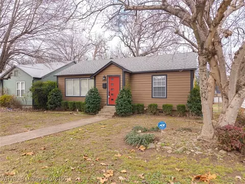 2021 S Q St, Fort Smith, AR 72901
