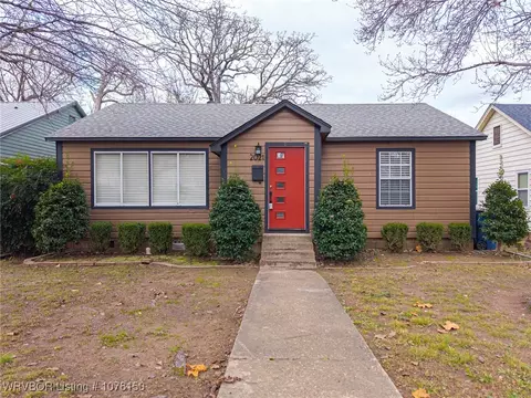 Exterior - 2021 S Q St, Fort Smith, AR 72901 photo 2 of 9