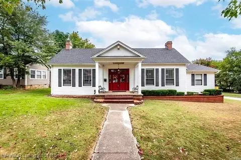 204 Cane Hill St, Van Buren, AR 72956