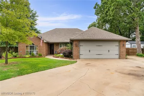 4454 W Apache Trl, Fayetteville, AR 72704