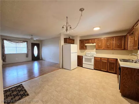 804 Wahl St, Paris, AR 72855 photo 6