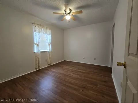 804 Wahl St, Paris, AR 72855 photo 22