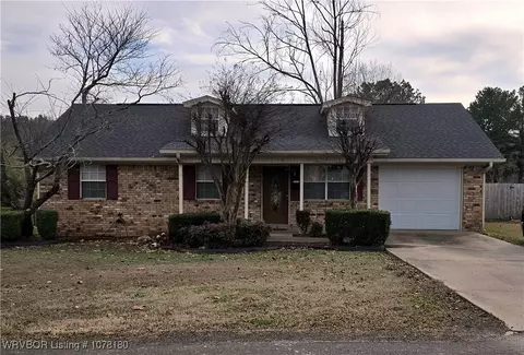 804 Wahl St, Paris, AR 72855