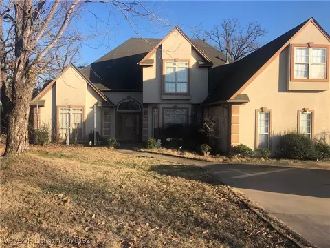 9312 Canopy Oaks Dr, Fort Smith, AR 72903
